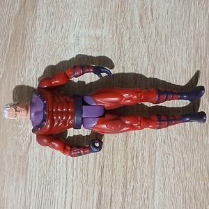 Magneto ToyBiz  Loose Figure